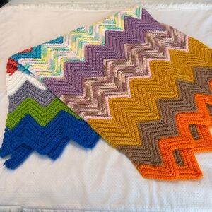 Vintage Multicolor Handmade Crochet Afghan Lap Blanket Throw 40”x41” Zigzag
